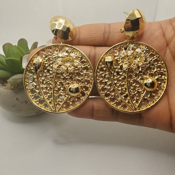 Jewelry - Earrings